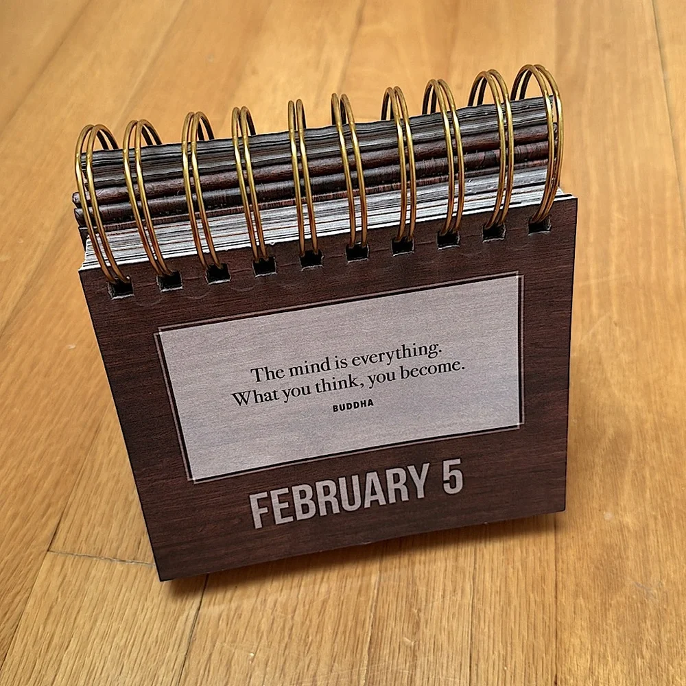 📆 Forever Filp Calendar Inspirational Quotes in Woodgrain Effect EEUC
